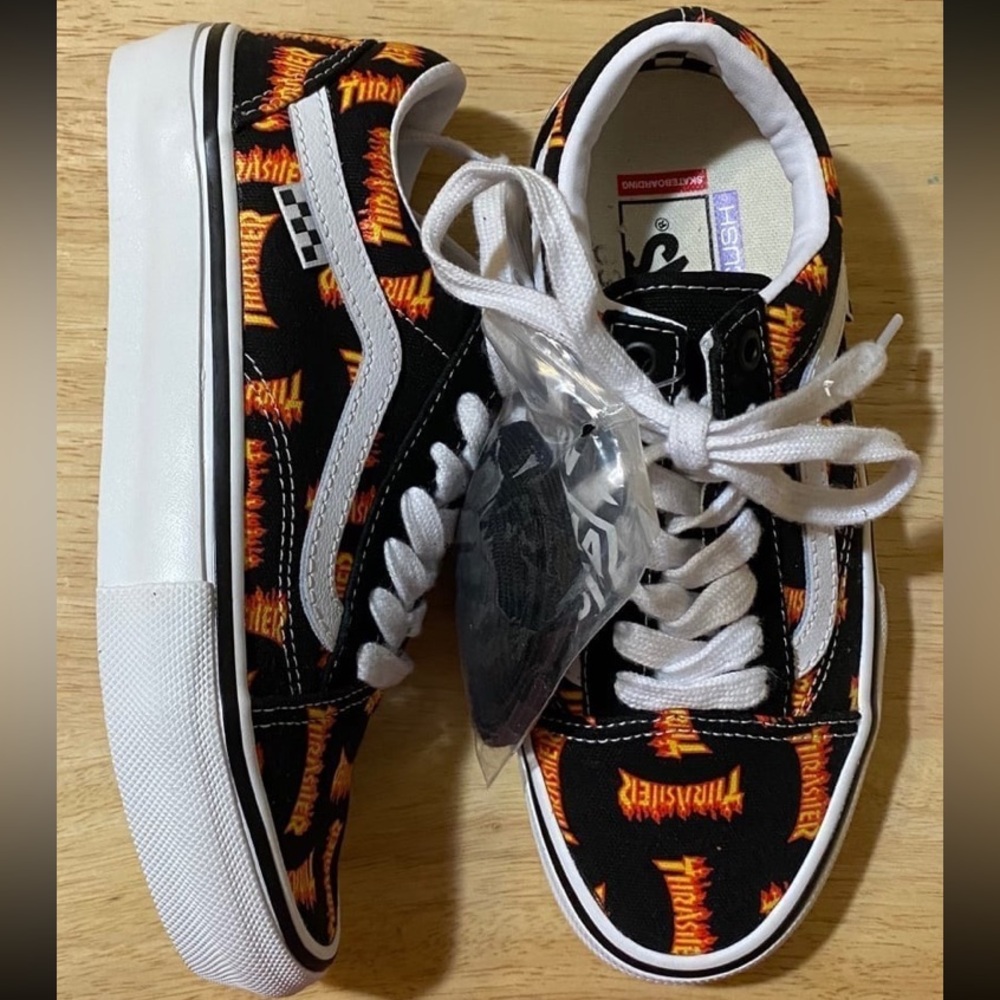 New Vans Thrasher Skateboarding Low Top Shoes 
Size 5 Men’s